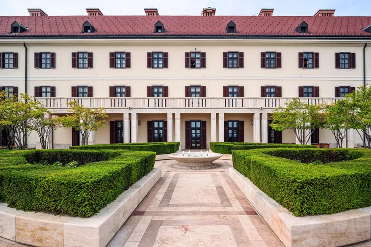 Budapest, Karmelita